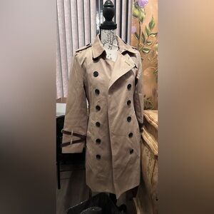 Authentic Burberry Beige Double-Breasted Trench Coat | Size US 0 / EU 2